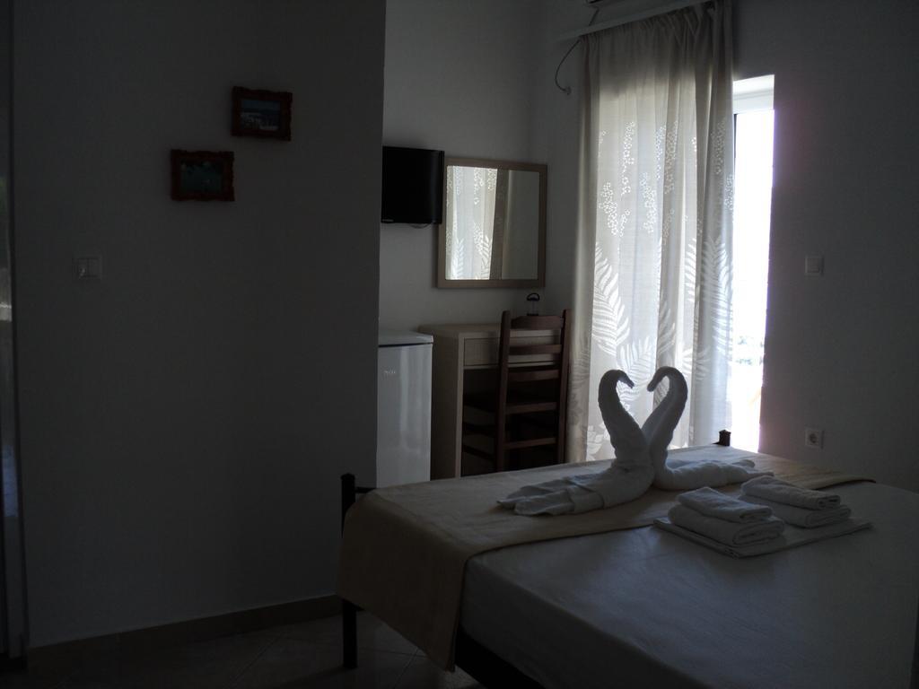 Vila Kosteli Hotel Himare Room photo